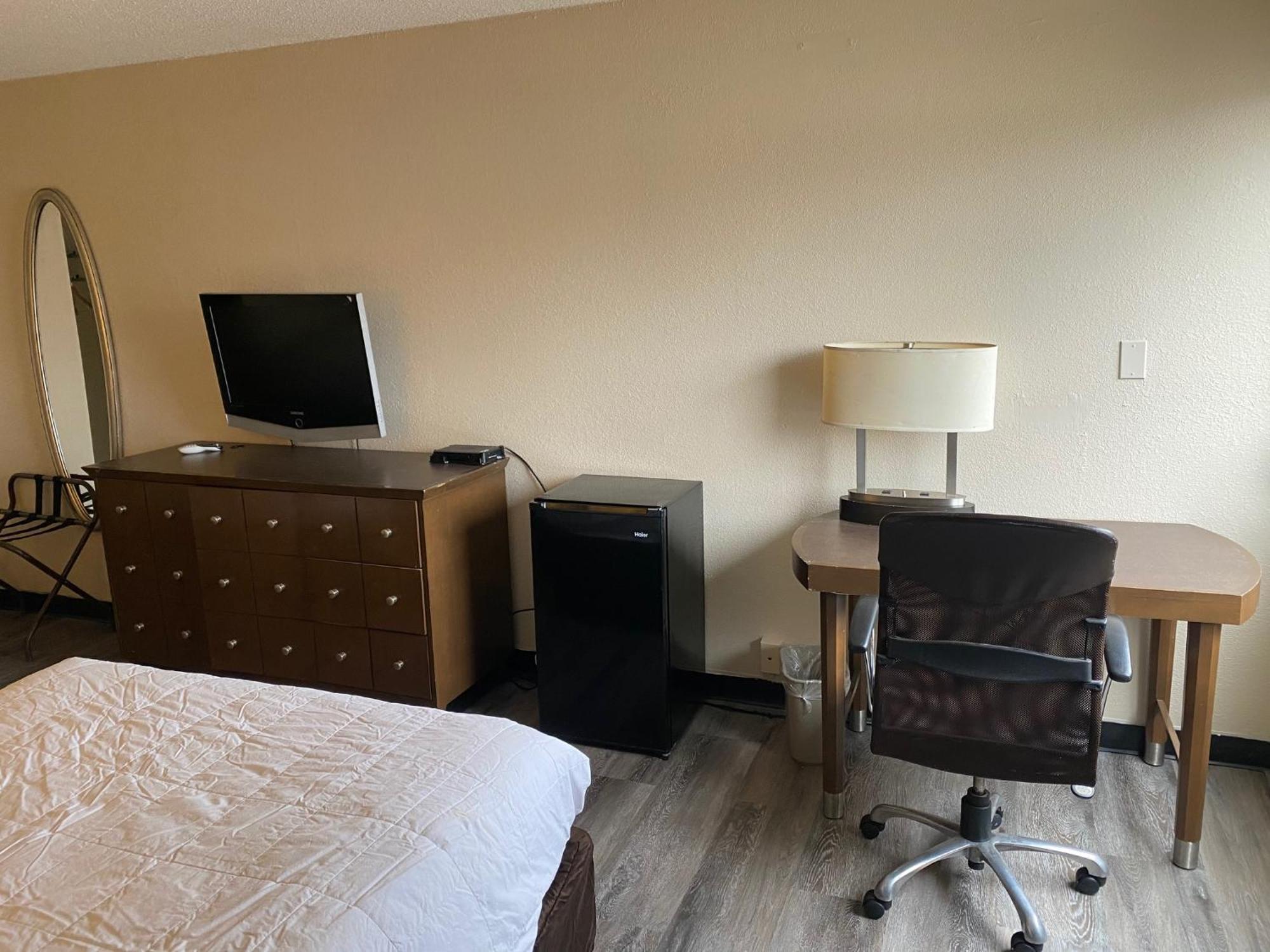 Motel 6 Rochester - Airport Exterior photo