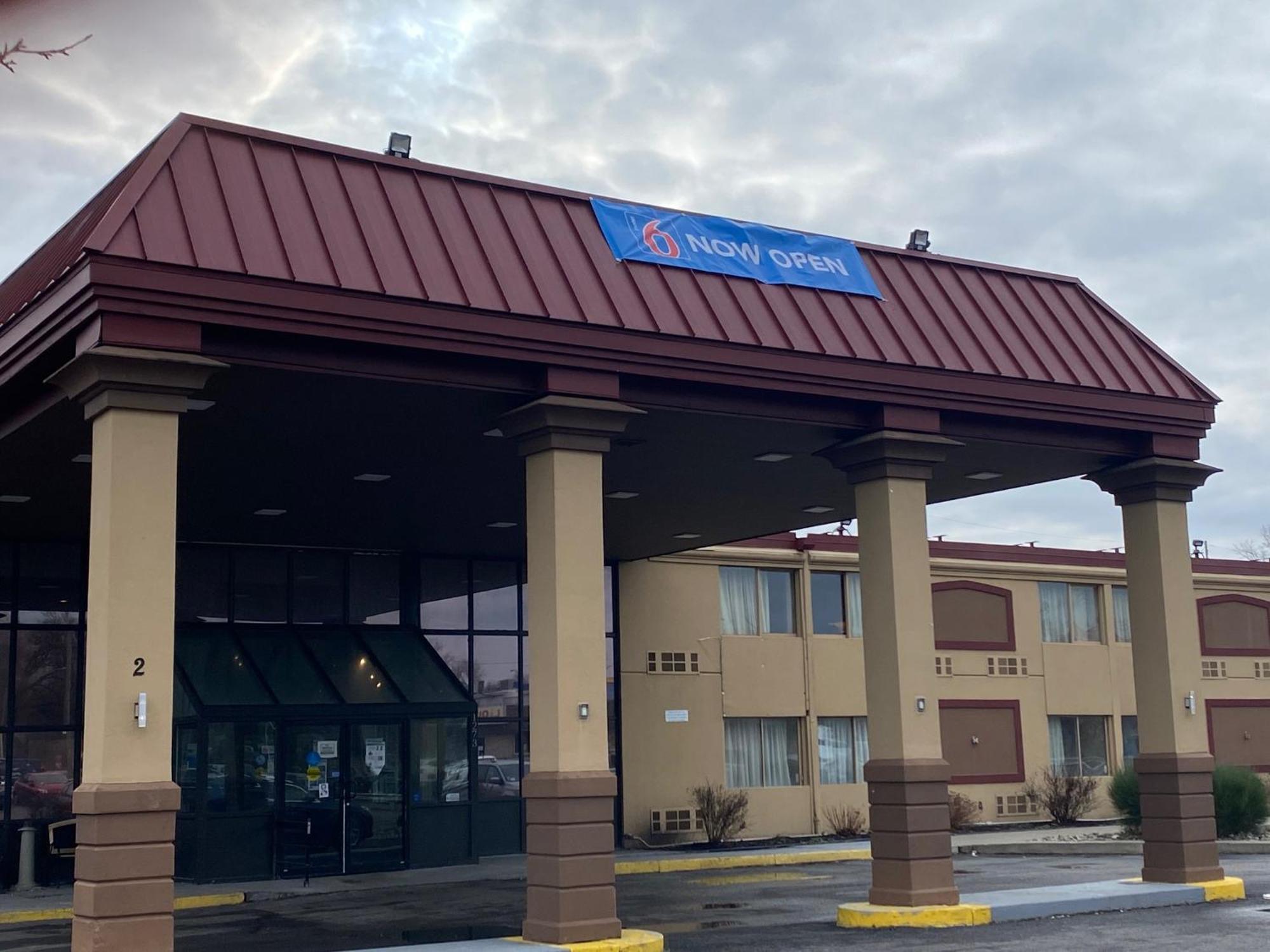 Motel 6 Rochester - Airport Exterior photo